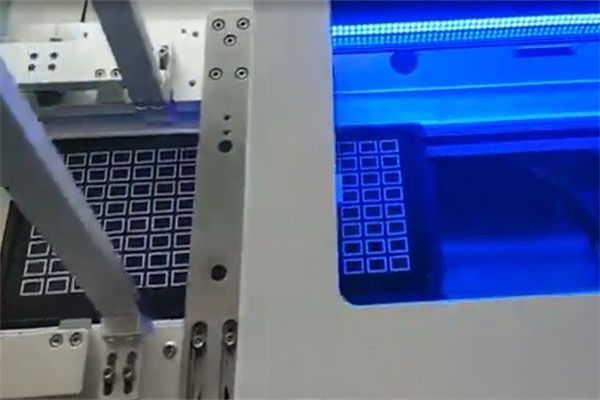 CCD定位激光打標IC行業應用